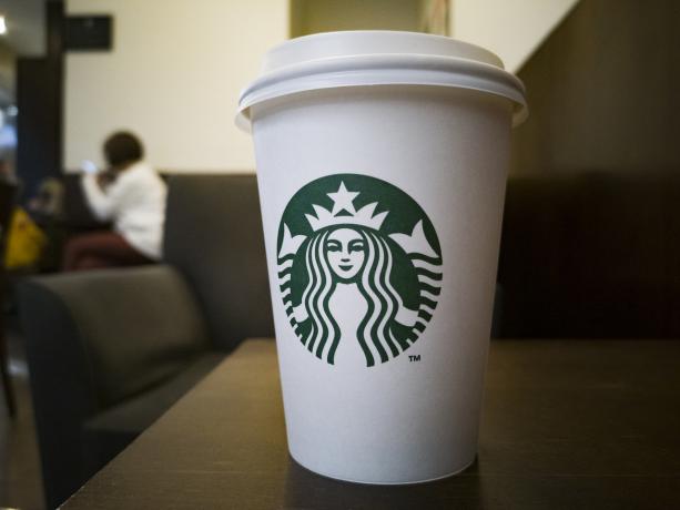 Does Starbucks Pink Drink have caffeine?